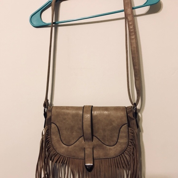 Fringe Crossbody Bag - Picture 2 of 4